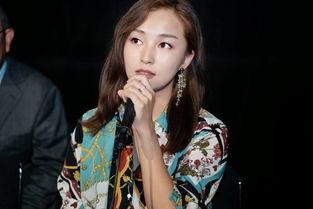 武林孤儿,逆境成长，剑指江湖巅峰